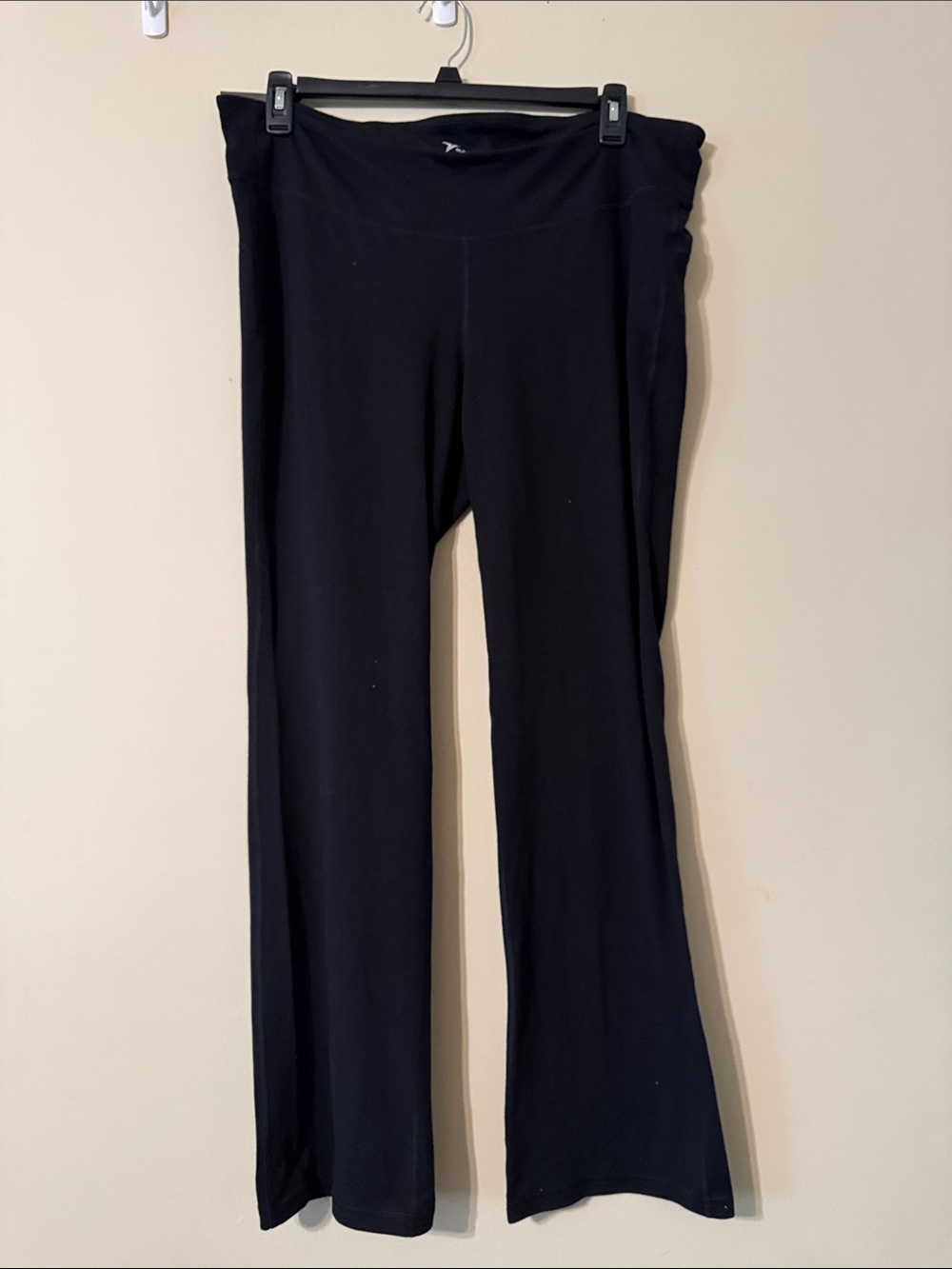 Old Navy Black Yoga Pants. Boot Cut